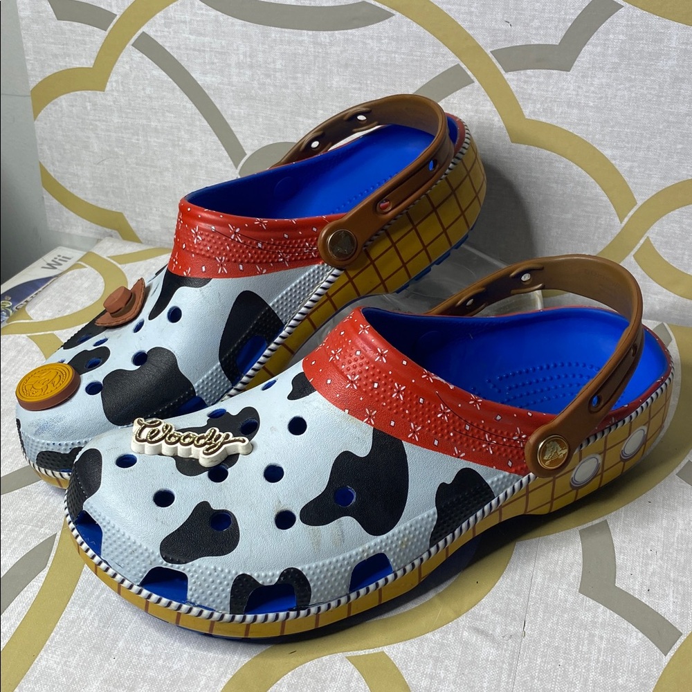 CROCS Toy Story Sheriff Woody Classic Clogs - Picture 2 of 5